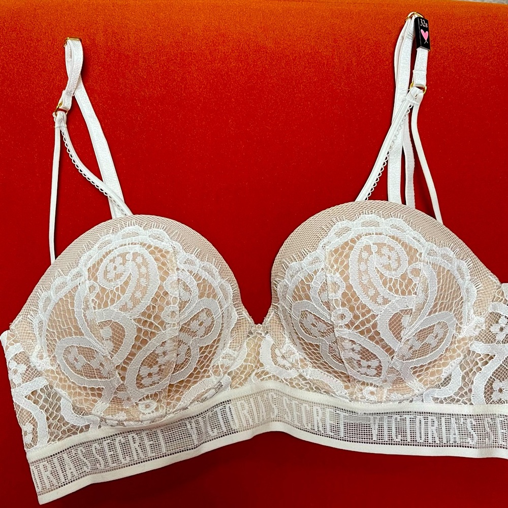 VS 32B new bra, never used! Strap off
